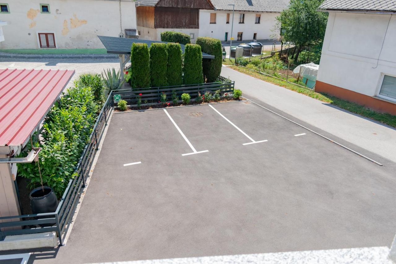 Prima Countryside Apartments Zirovnica Exteriér fotografie
