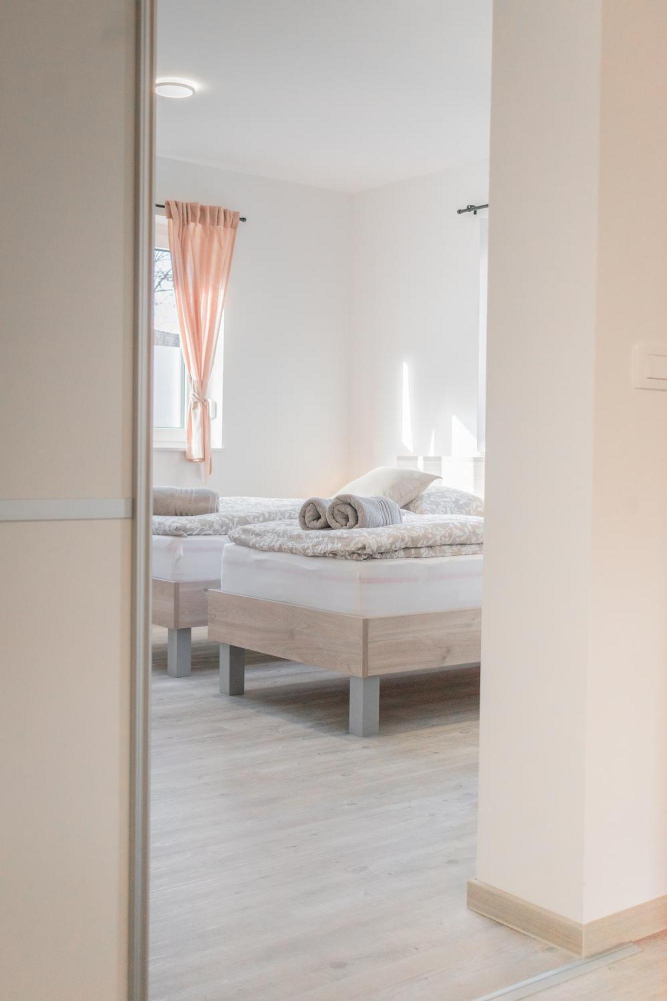 Prima Countryside Apartments Zirovnica Pokoj fotografie